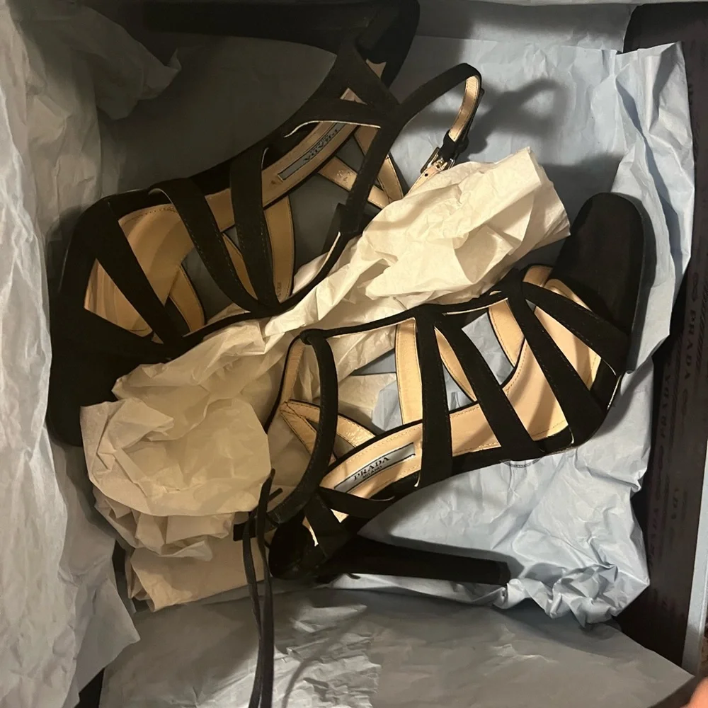Prada black heels size 38. NIB! - Picture 2 of 3
